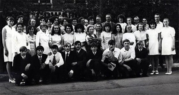 1974 год рождения. Школа Харлу. Выпуск 1974 года. Пужмезь школа выпуск 1974 год. Выпуск 1974. ТМТТС.выпуск 1974 года.