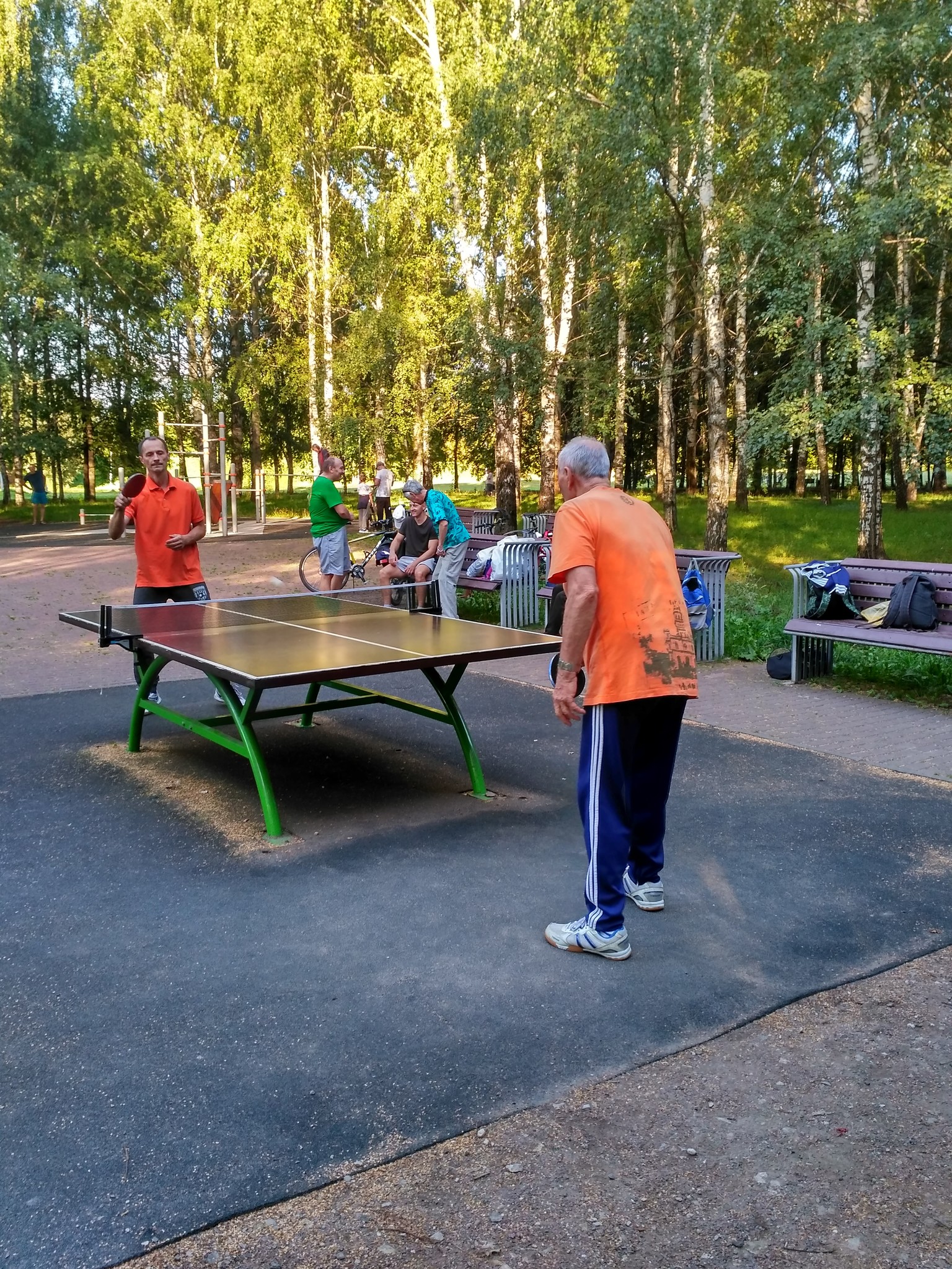 Настольный теннис в парке