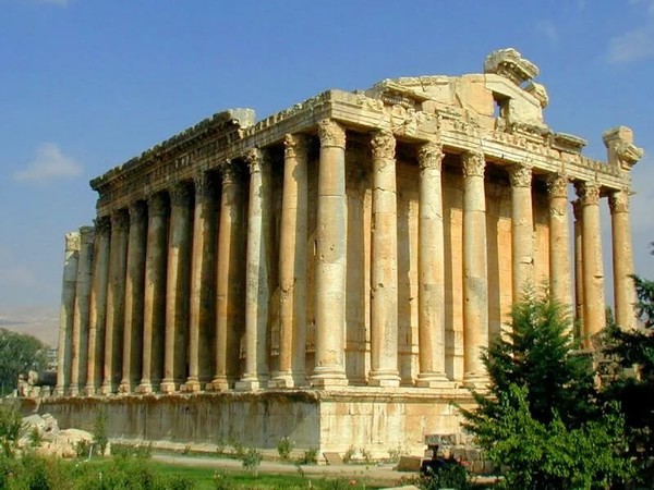Храм Юпитера в акрополе Баальбека