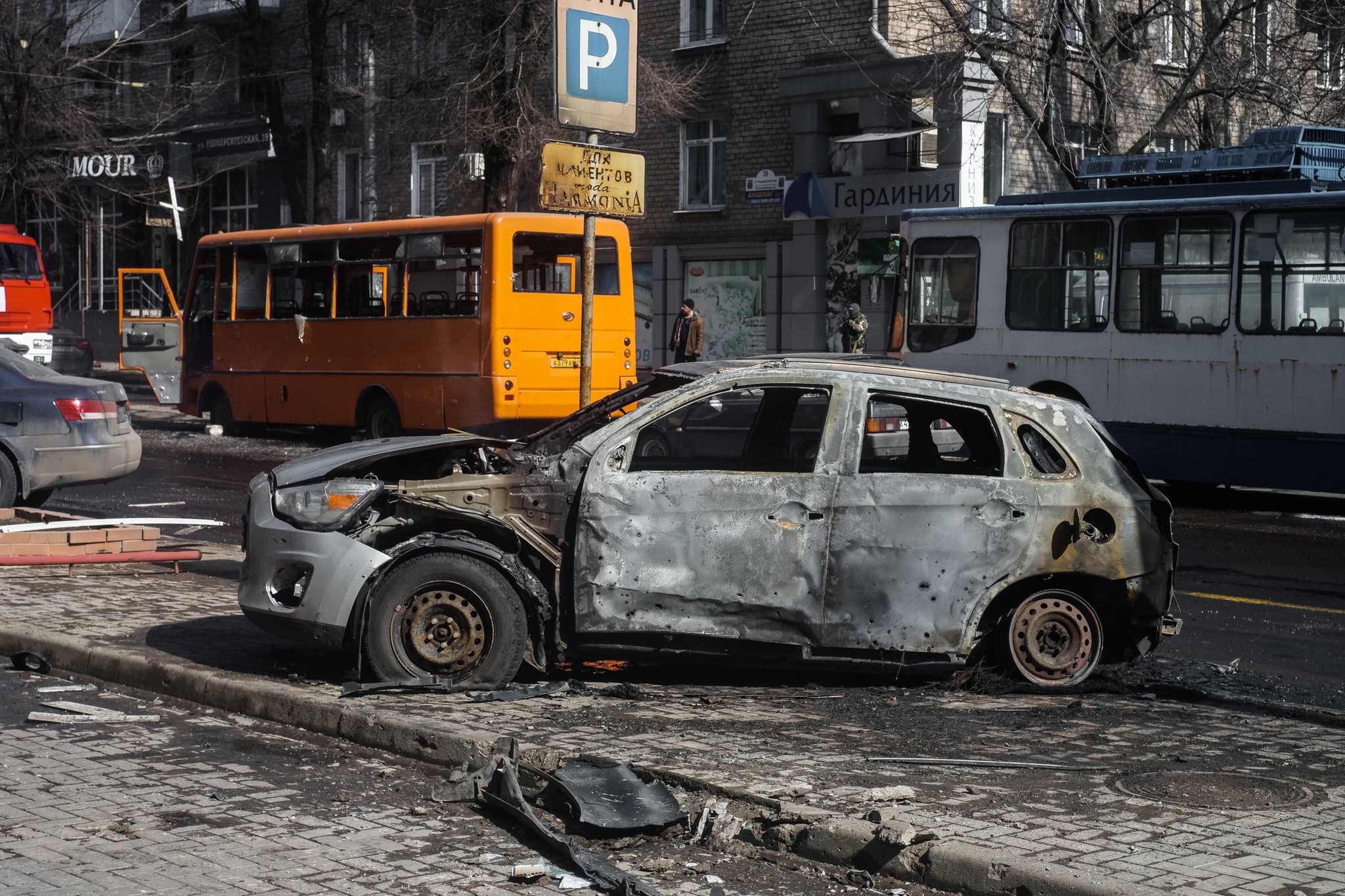 Донецк сейчас. Точка у Донецк Университетская. Украина улицы взорванные.